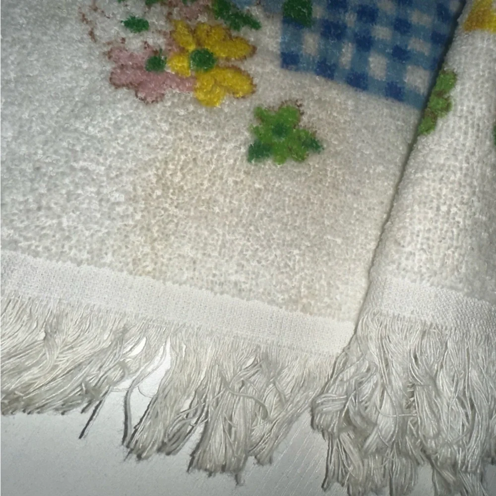 Vtg Floral Gingham Towel